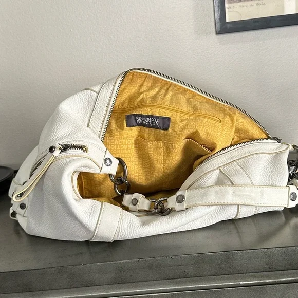 Kenneth Cole Reaction White Genuine Leather Bag.